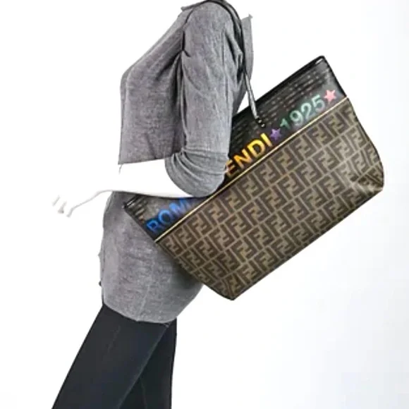 Authentic FENDI Zucca tote bag - Picture 2 of 16